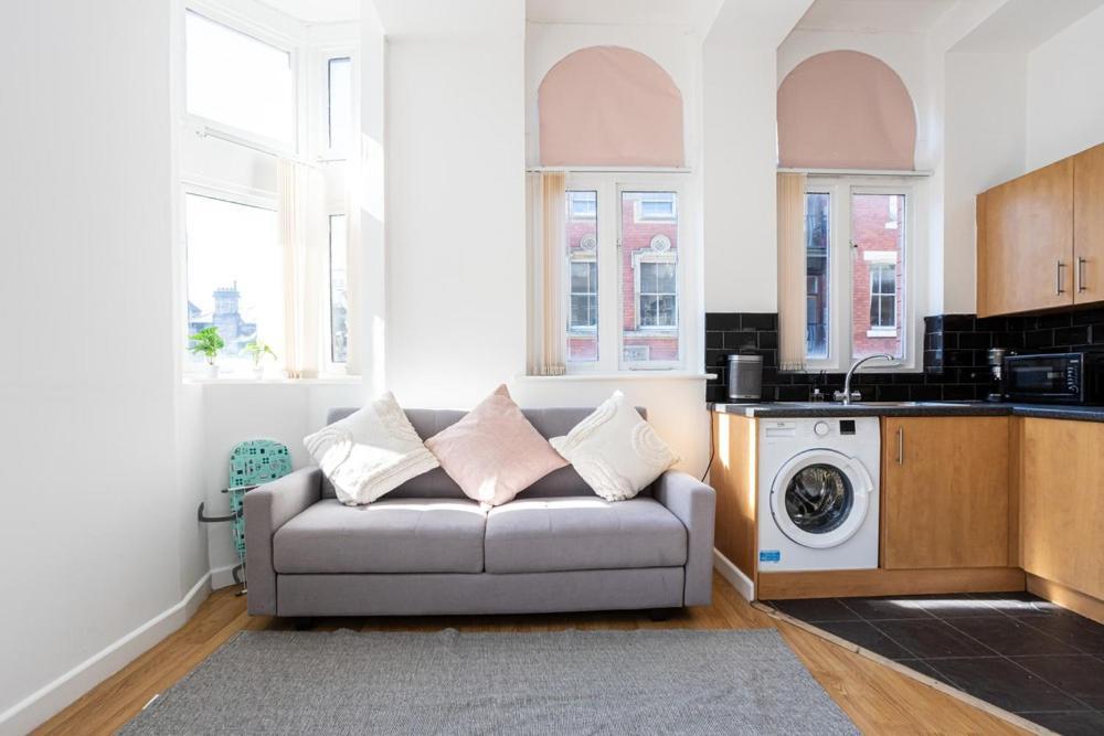 Central Liverpool L1 Экстерьер фото